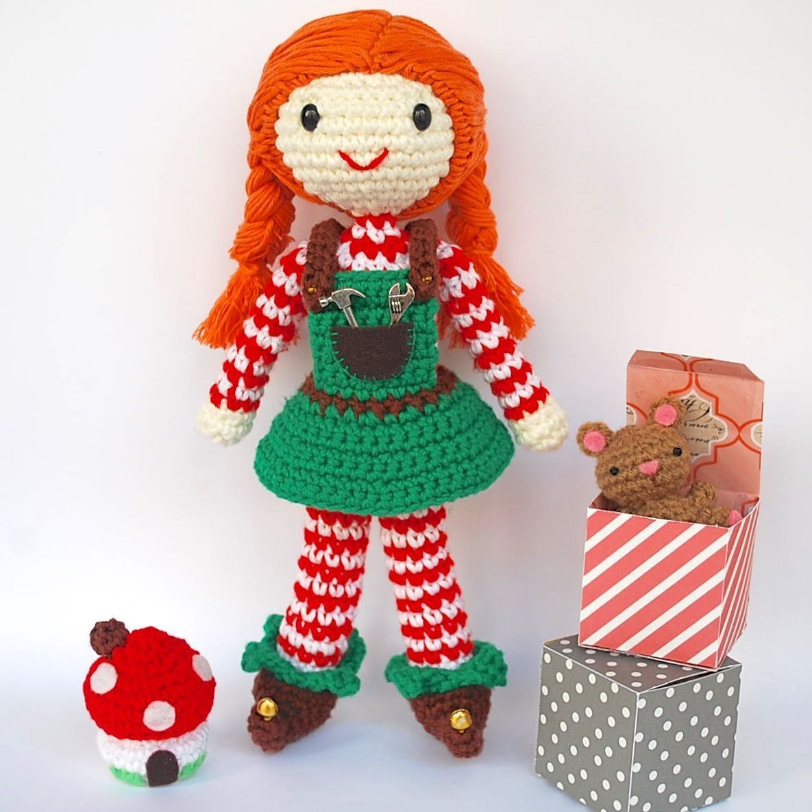 amigurumi-christmas-elf-doll-crochet-patern-english