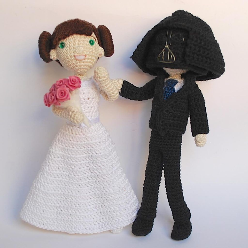 novios de amigurumi con disfraz de Luke y Leia
