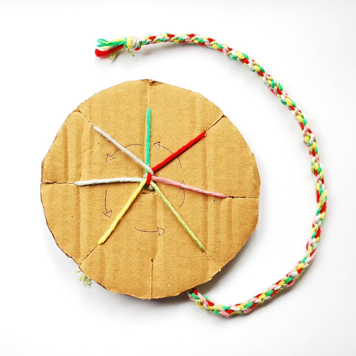 tejer pulseras con tricotín casero